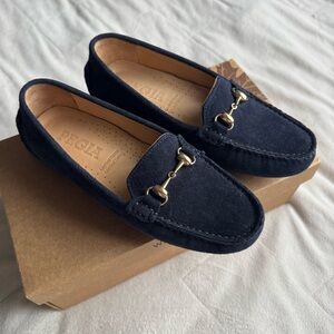 Pegia Perla navy blue suede leather loafers gold horse bit size 7.5 new in box!